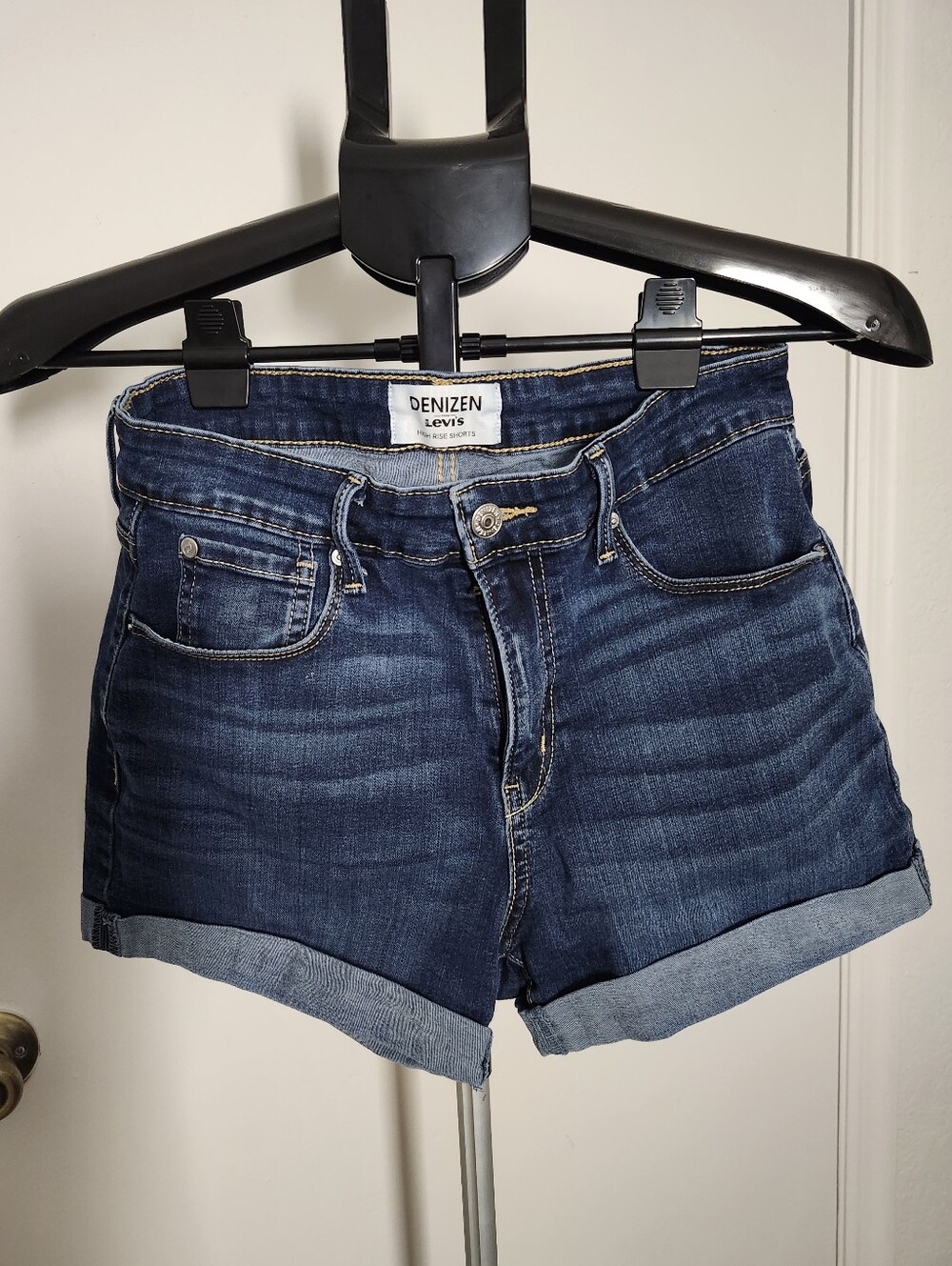 Denizen from Levi's Dark Blue Rolled-Cuff Denim Shorts Size 8